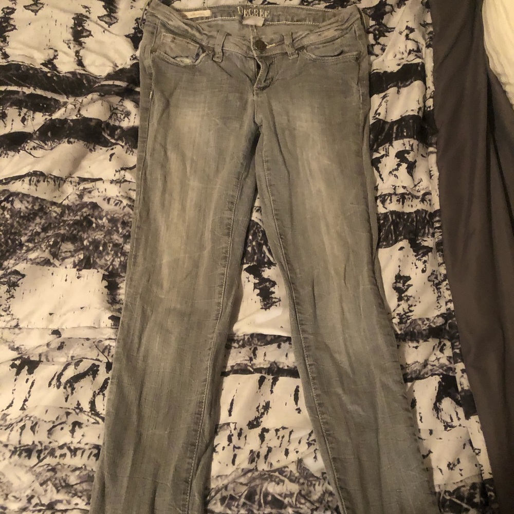 Light gray skinny jeans